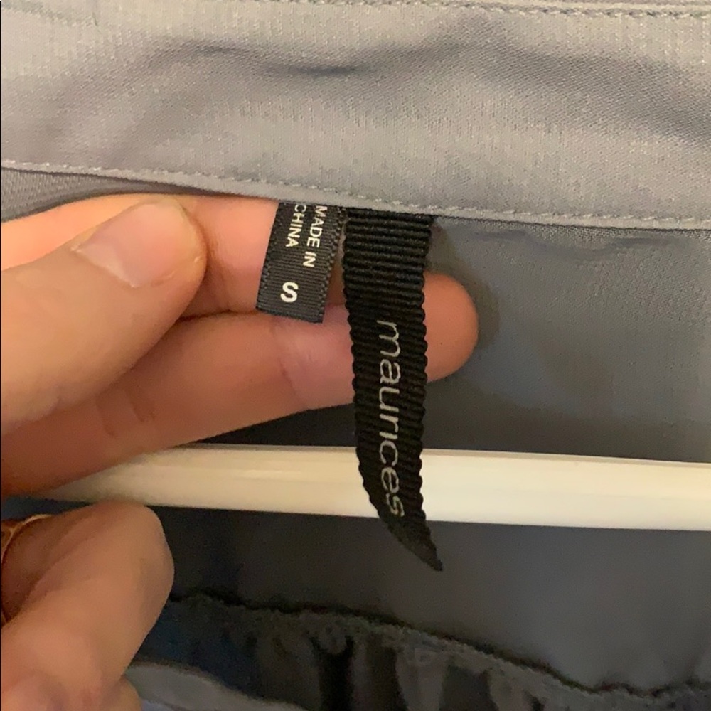 Gray top - Picture 2 of 3